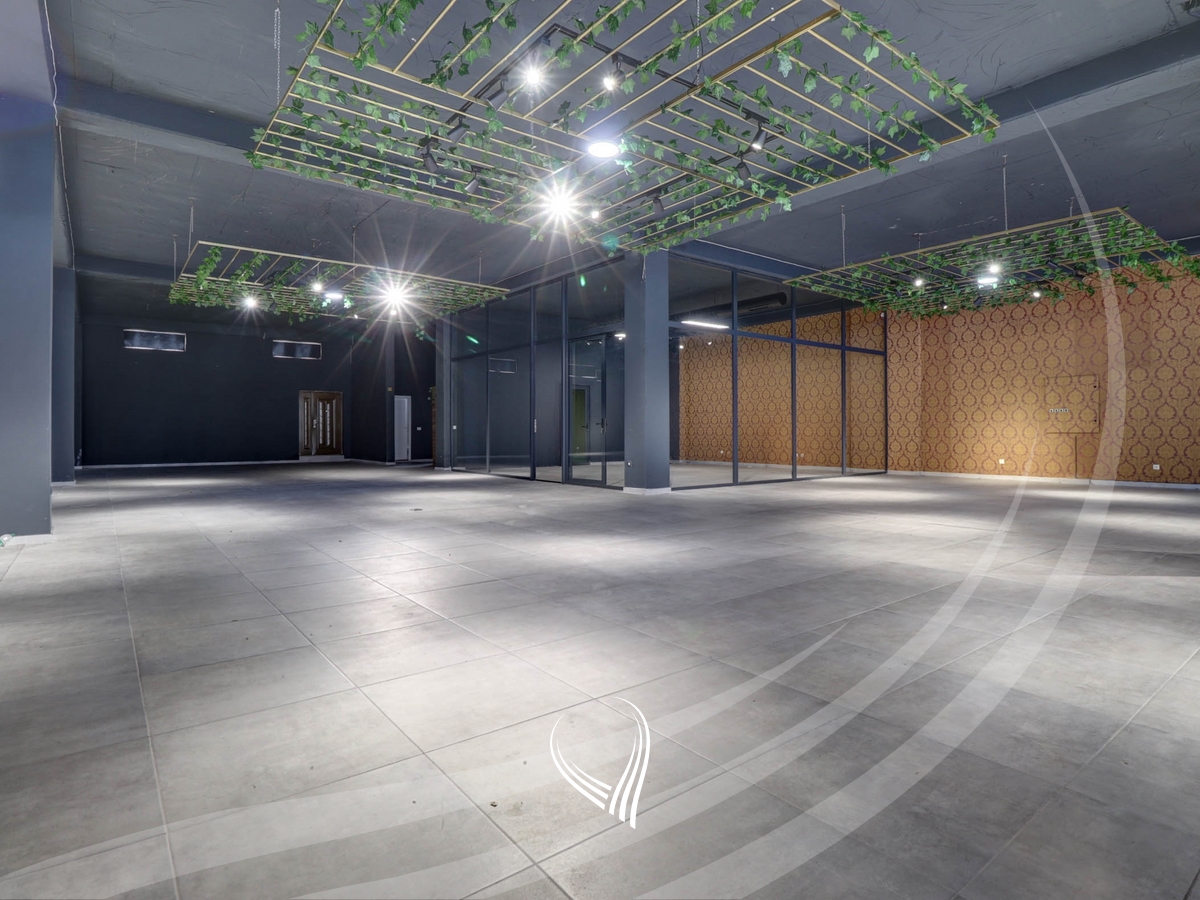 Objekt afarist 3800m2 me qira në Prelez10