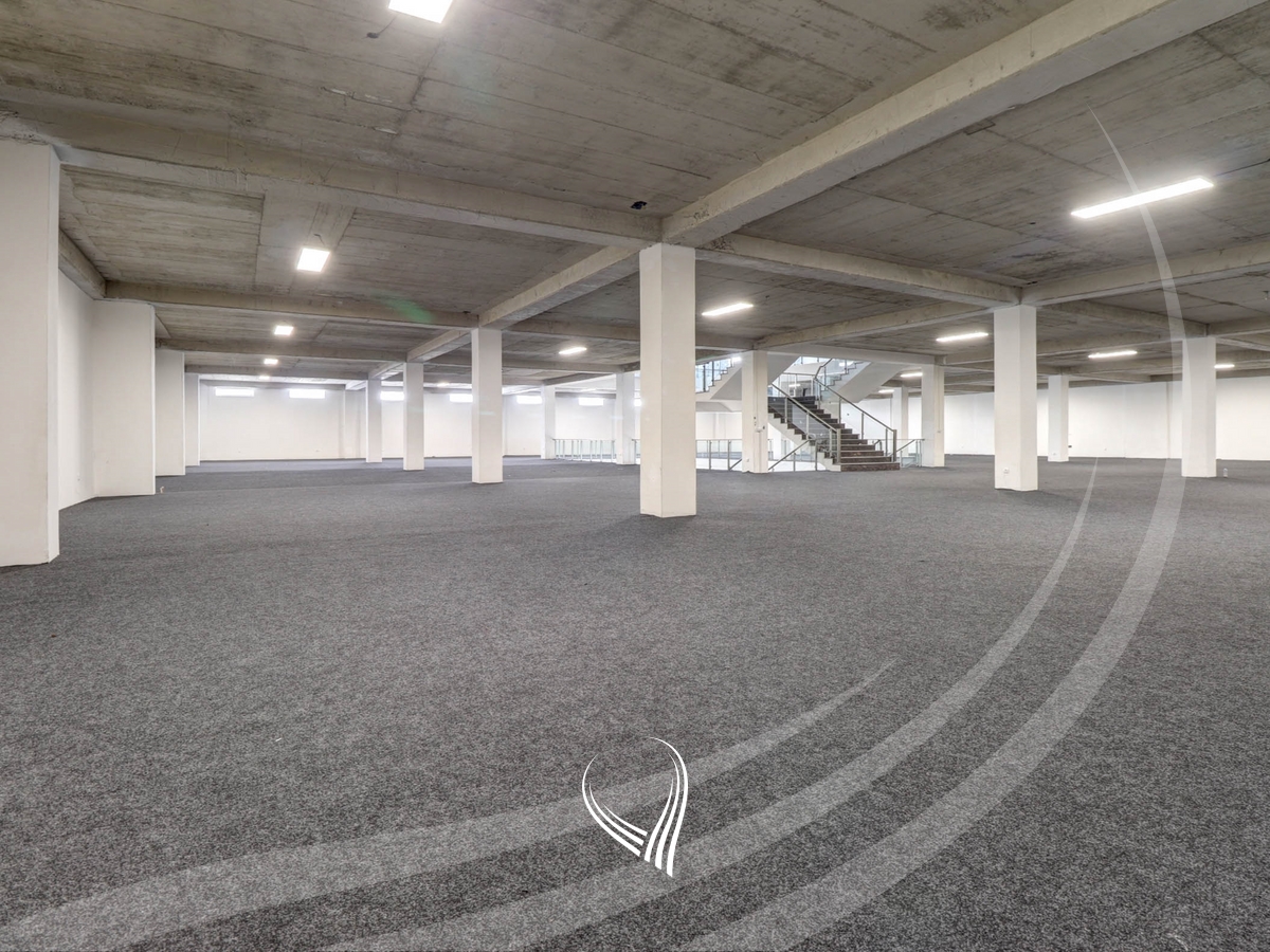 Objekt afarist 3800m2 me qira në Prelez12