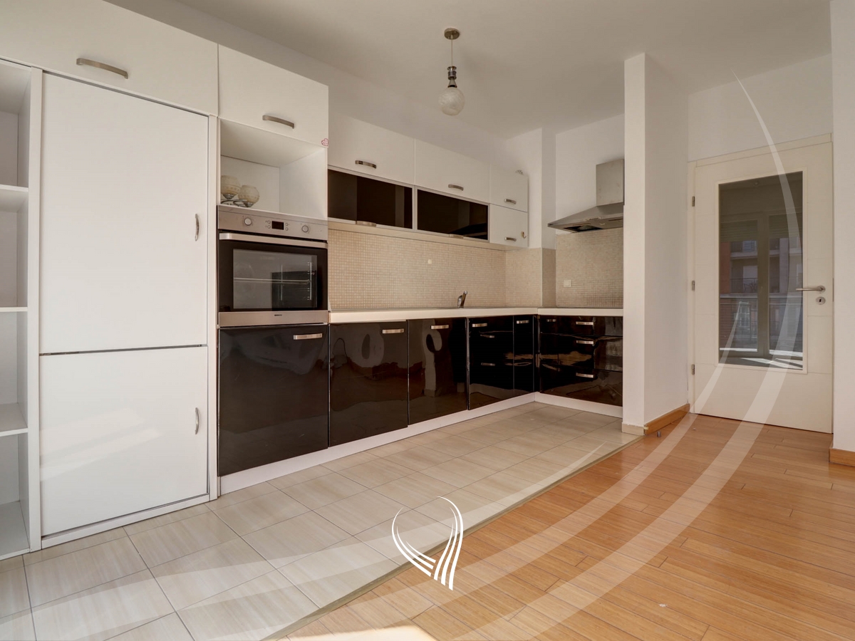 Banesë me 2 dhoma gjumi në shitje në lagjen Mati 12