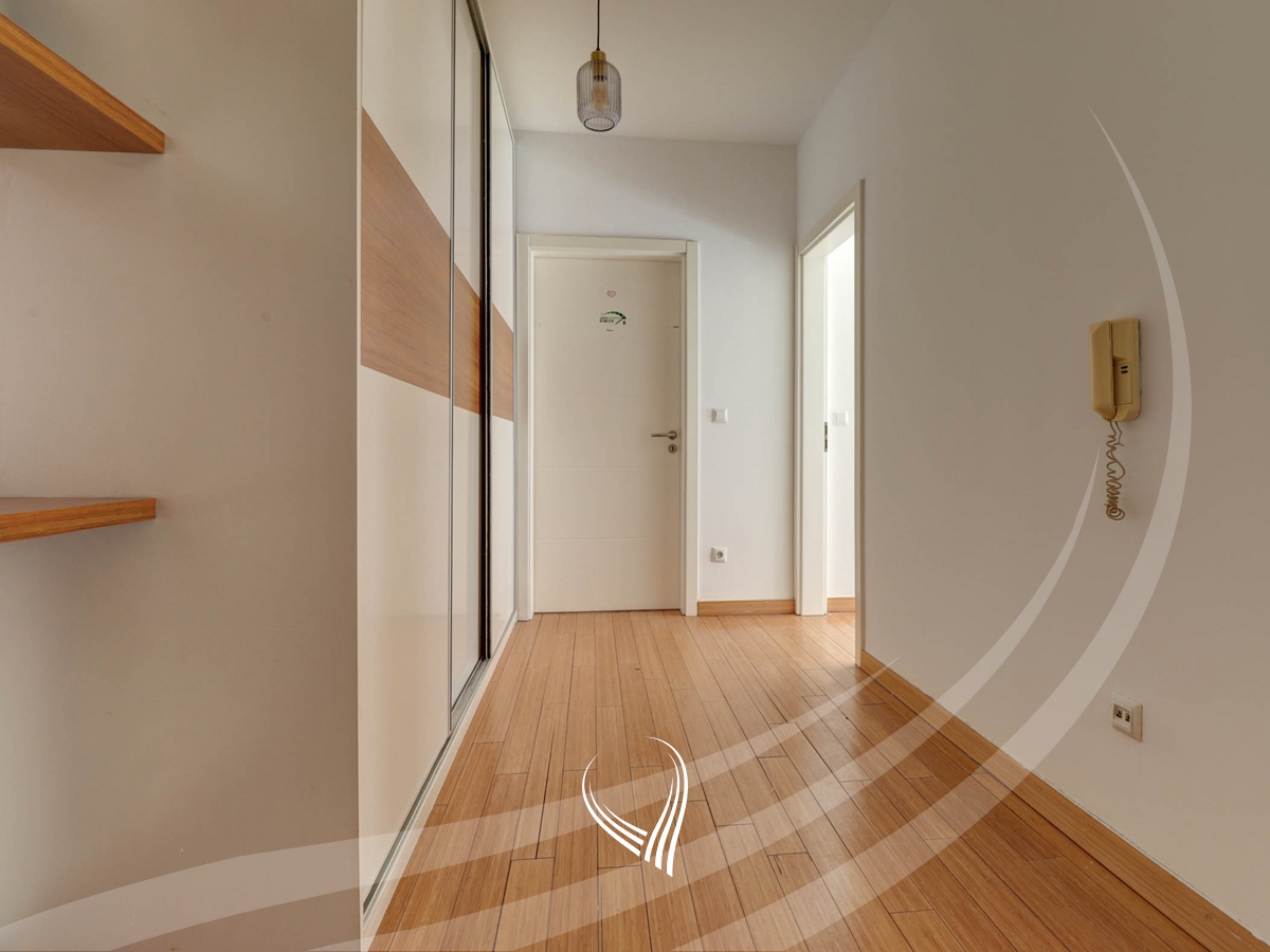 Banesë me 2 dhoma gjumi në shitje në lagjen Mati 19