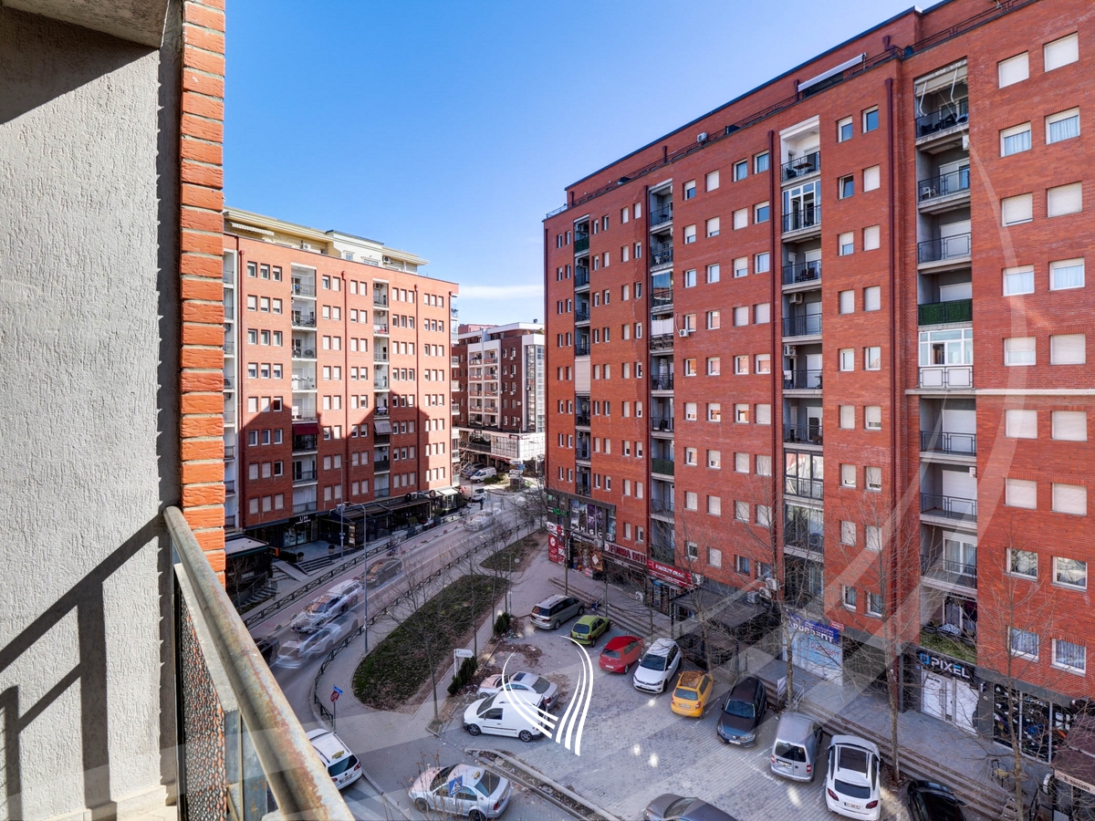 Banesë me 2 dhoma gjumi në shitje në lagjen Mati 112