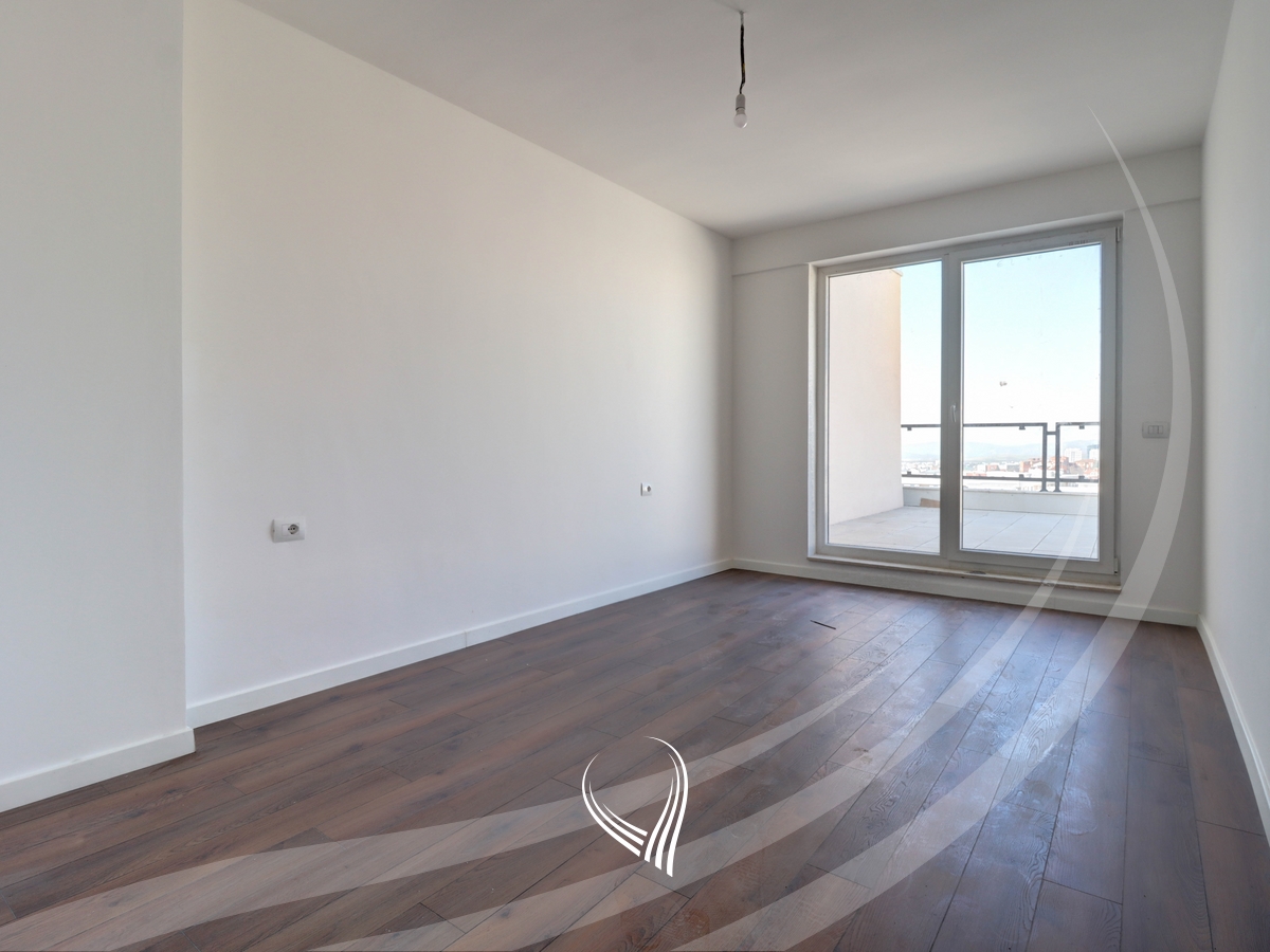 Penthouse – Zyre me 5 dhoma pune me qira në lagjen Mati 13