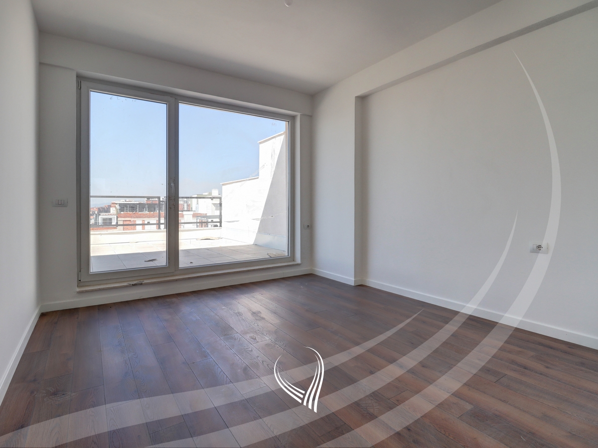 Penthouse – Zyre me 5 dhoma pune me qira në lagjen Mati 16