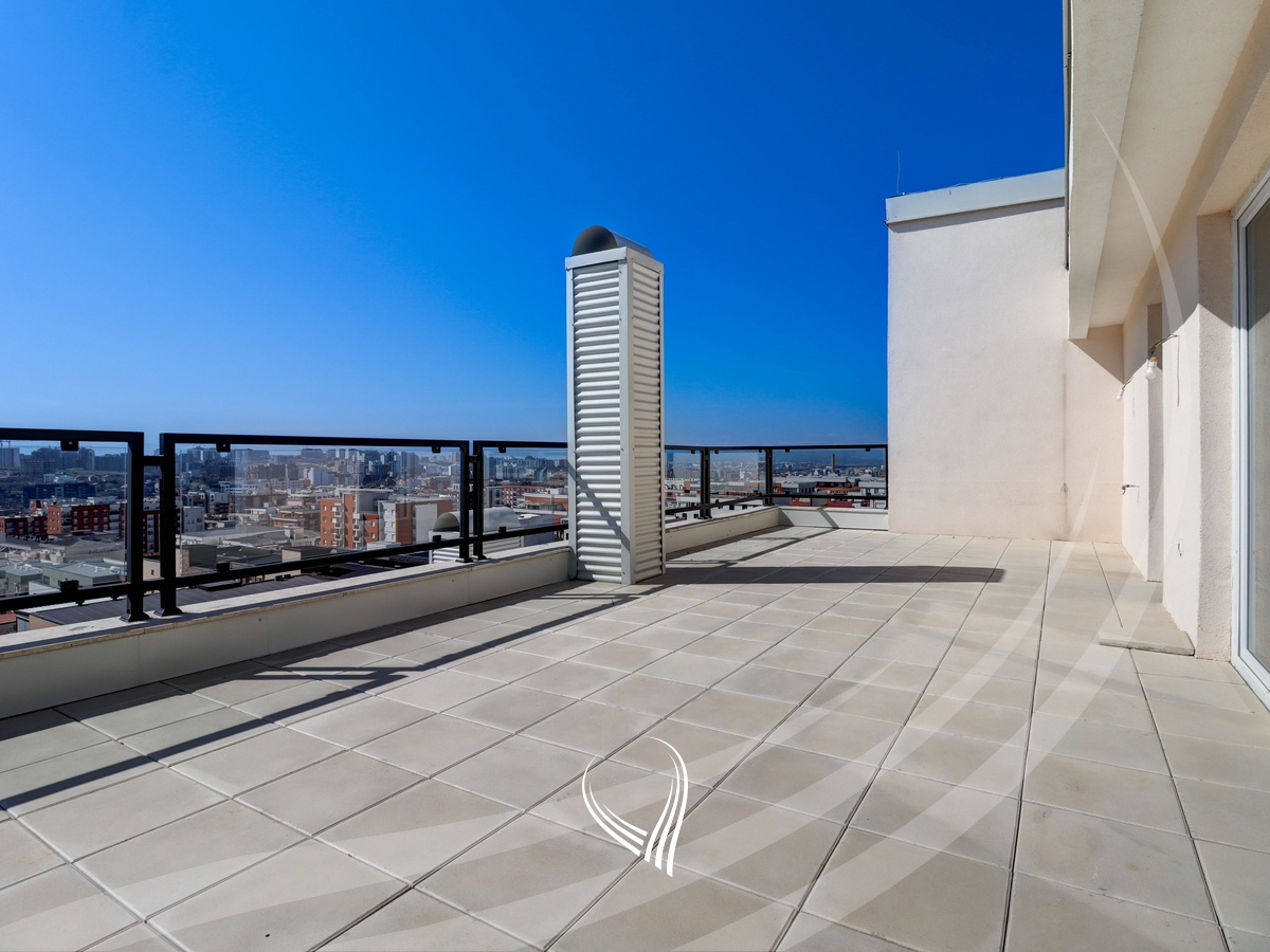 Penthouse – Zyre me 5 dhoma pune me qira në lagjen Mati 19