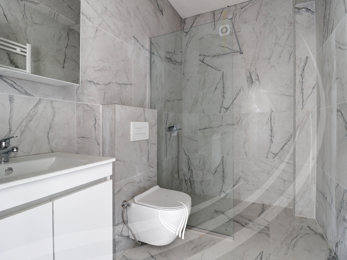 Penthouse – Zyre me 5 dhoma pune me qira në lagjen Mati 111