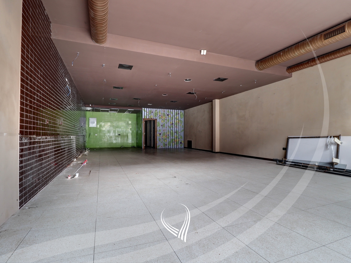 Lokal 120m2 qira në lagjen Aktash - IVY3