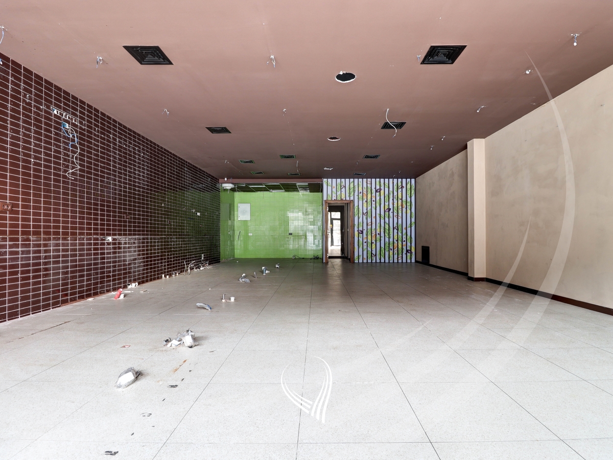 Lokal 120m2 qira në lagjen Aktash - IVY4