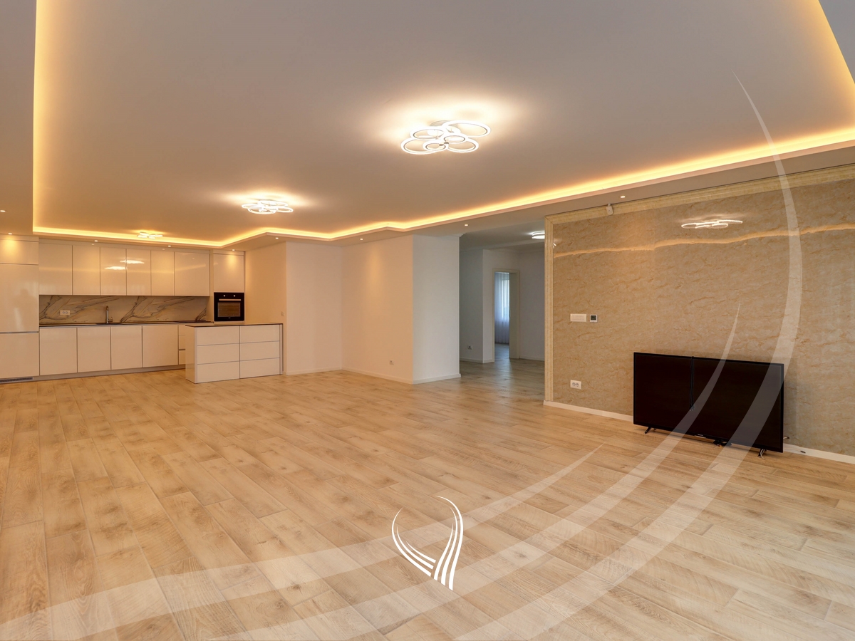 Shtëpi me 3 dhoma gjumi në shitje në lagjen Matiçan4