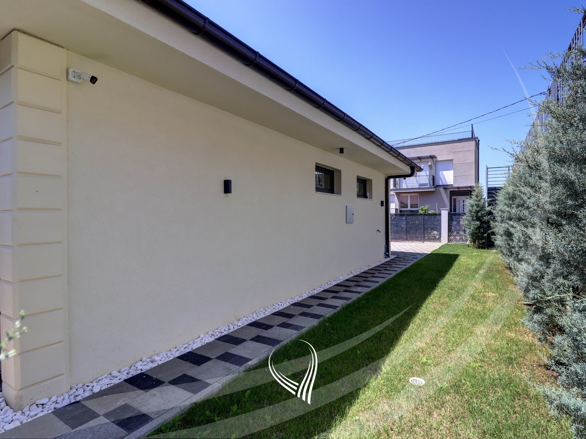 Shtëpi me 3 dhoma gjumi në shitje në lagjen Matiçan14