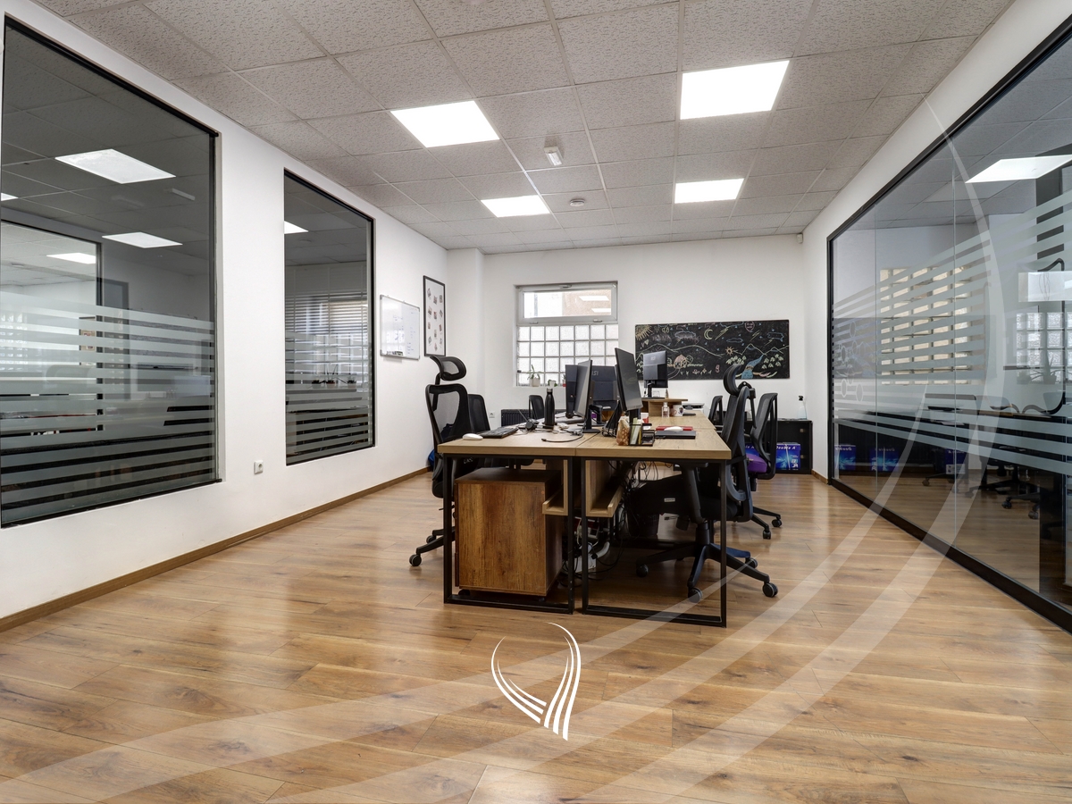 Hapësirë afariste për zyre 480m2 me qira në lagjen Pejton7