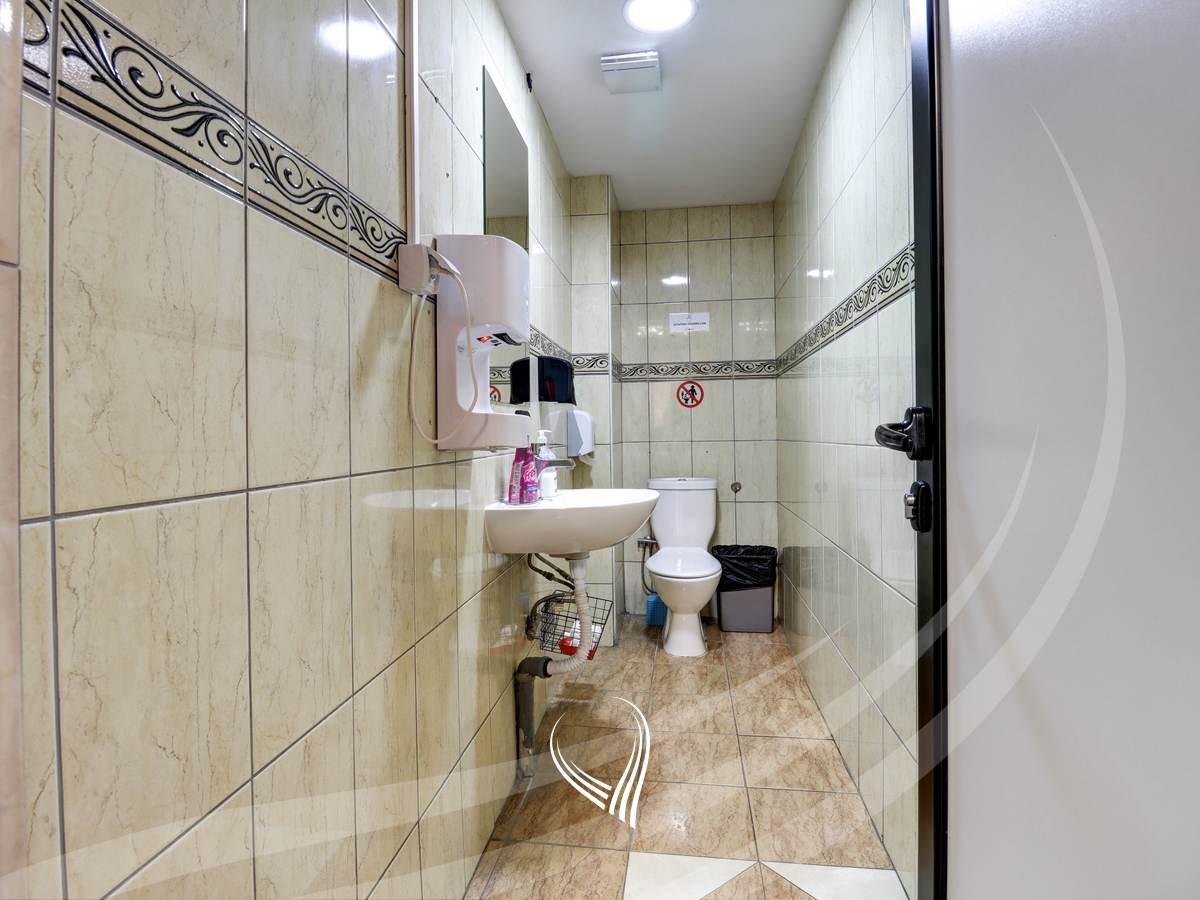 Hapësirë afariste për zyre 480m2 me qira në lagjen Pejton15