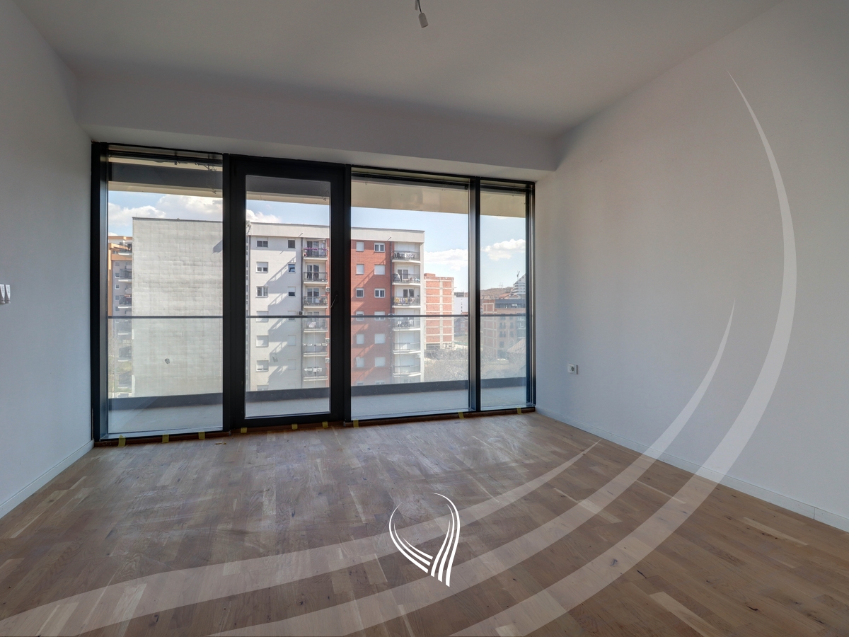 Banesë me 4 dhoma gjumi në shitje në lagjen Mati 1 – Rruga A4