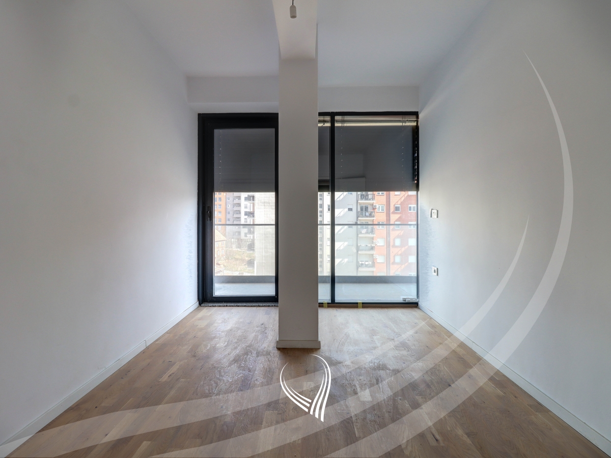 Banesë me 4 dhoma gjumi në shitje në lagjen Mati 1 – Rruga A6