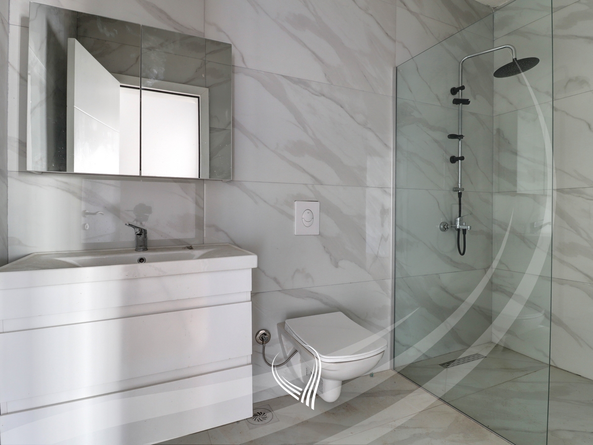 Banesë me 4 dhoma gjumi në shitje në lagjen Mati 1 – Rruga A13