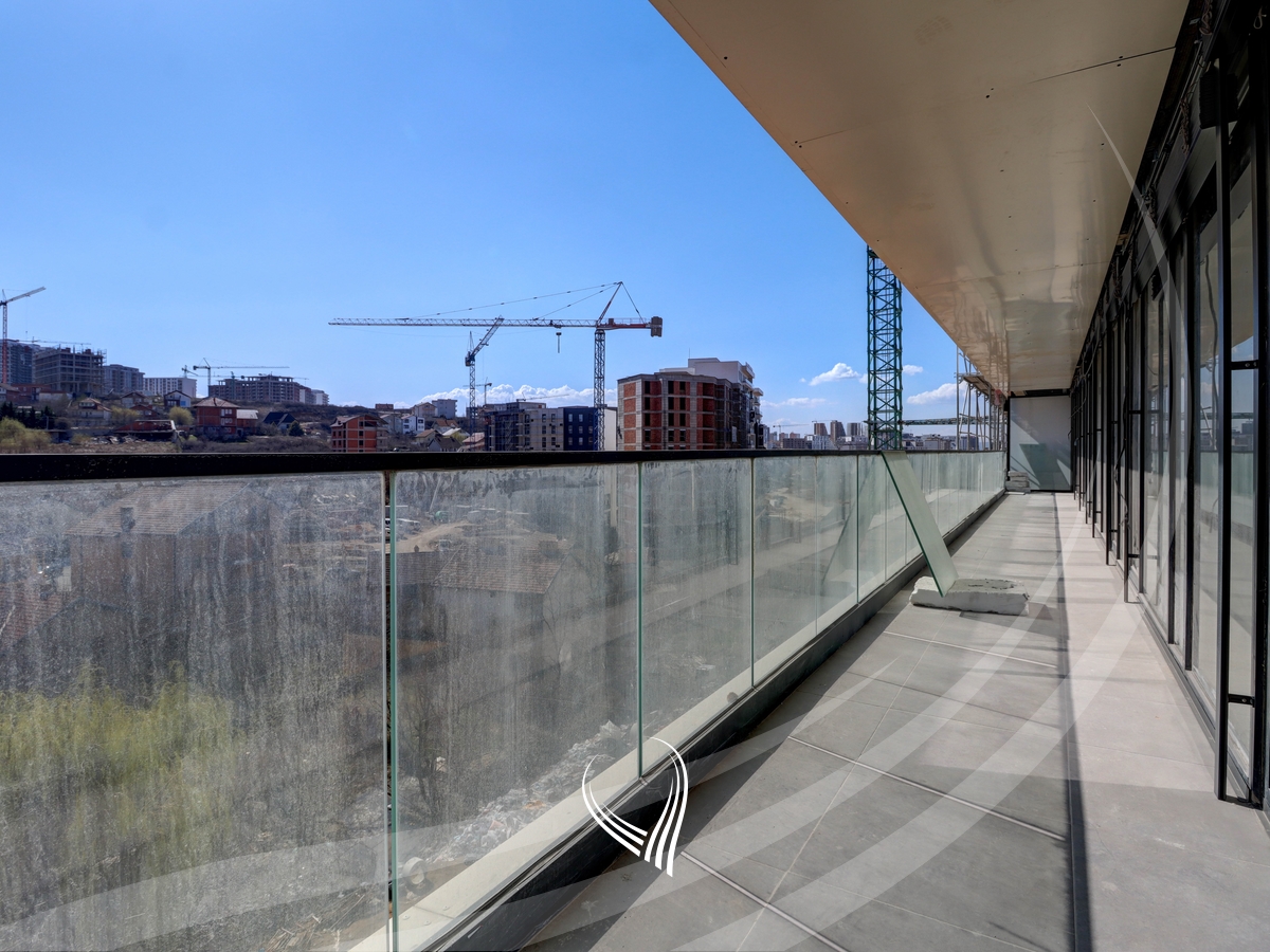 Banesë me 4 dhoma gjumi në shitje në lagjen Mati 1 – Rruga A9