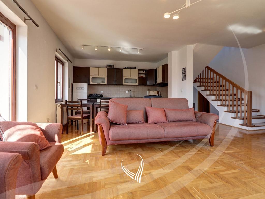 Shtëpi me 3 dhoma gjumi në shitje në lagjen NIC3