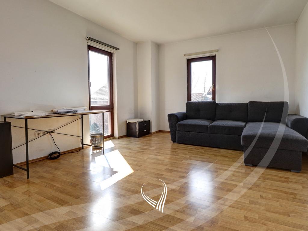 Shtëpi me 3 dhoma gjumi në shitje në lagjen NIC5