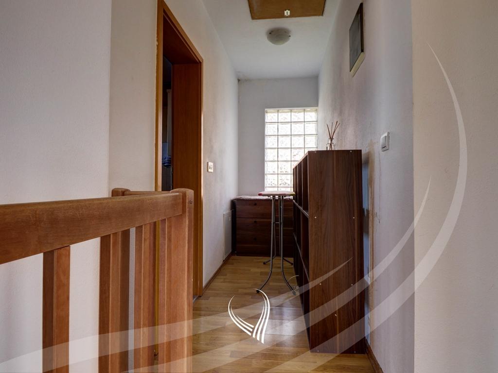 Shtëpi me 3 dhoma gjumi në shitje në lagjen NIC9