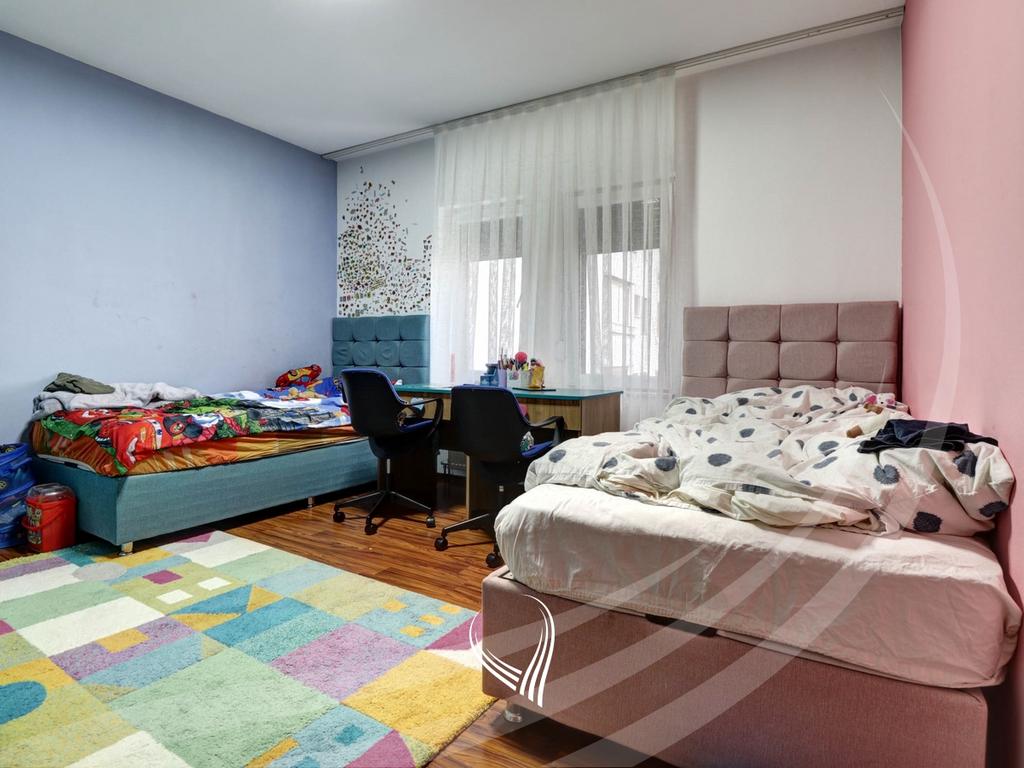 Shtëpi me 4 dhoma gjumi në shitje në lagjen Arbëria – Dragodan12