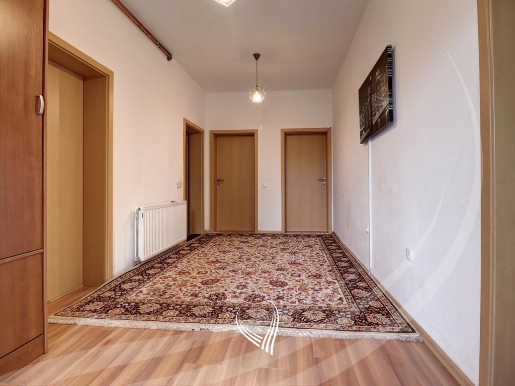 Shtëpi me 4 dhoma gjumi në shitje në lagjen Arbëria – Dragodan13