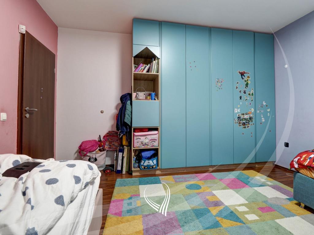 Shtëpi me 4 dhoma gjumi në shitje në lagjen Arbëria – Dragodan14