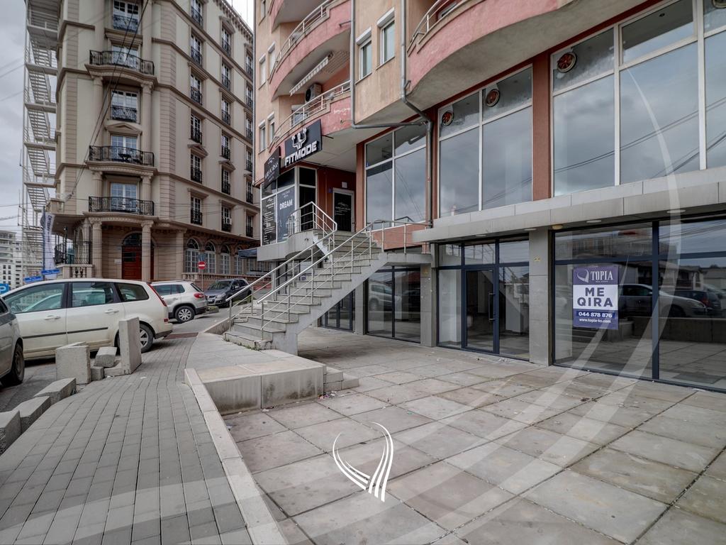 Lokal 400m2 me qira në lagjen Aktash8