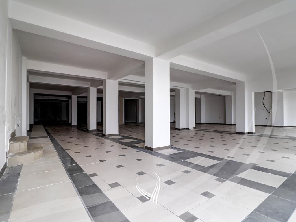Lokal 400m2 me qira në lagjen Aktash1