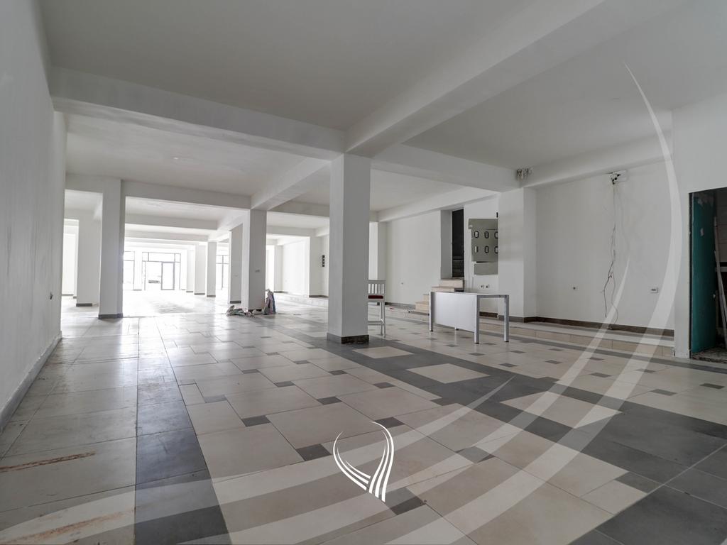 Lokal 400m2 me qira në lagjen Aktash3