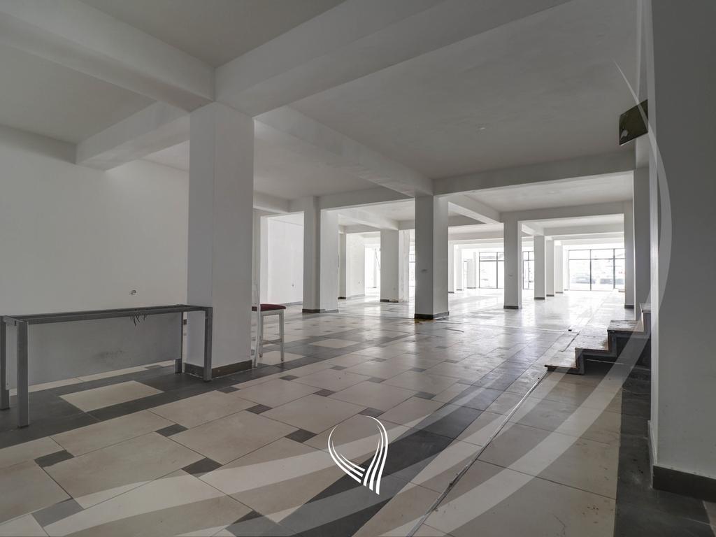 Lokal 400m2 me qira në lagjen Aktash4