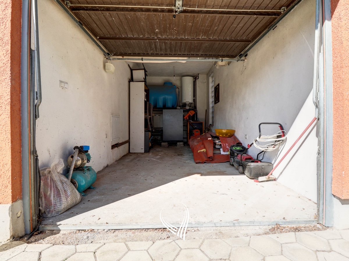 Shtëpi me 3 dhoma gjumi në shitje në lagjen NIC14