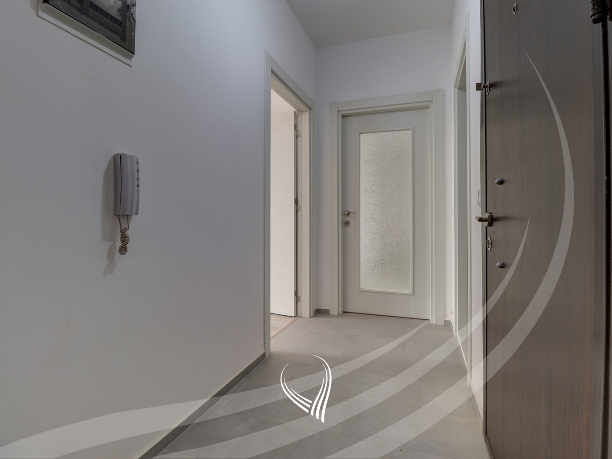 Banesë me 2 dhoma gjumi në shitje në lagjen Tophane6