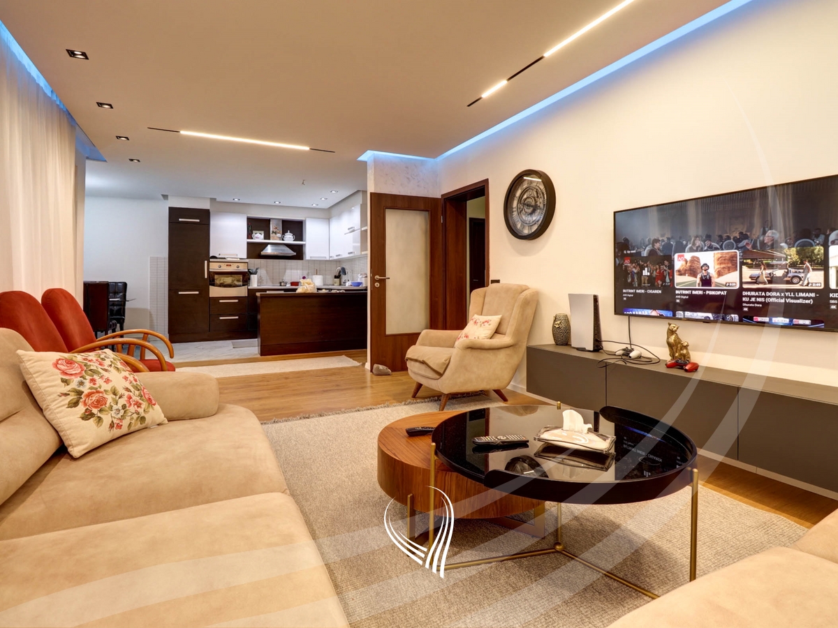 Shtëpi me 4 dhoma gjumi në shitje në lagjen Arbëria – Dragodan2