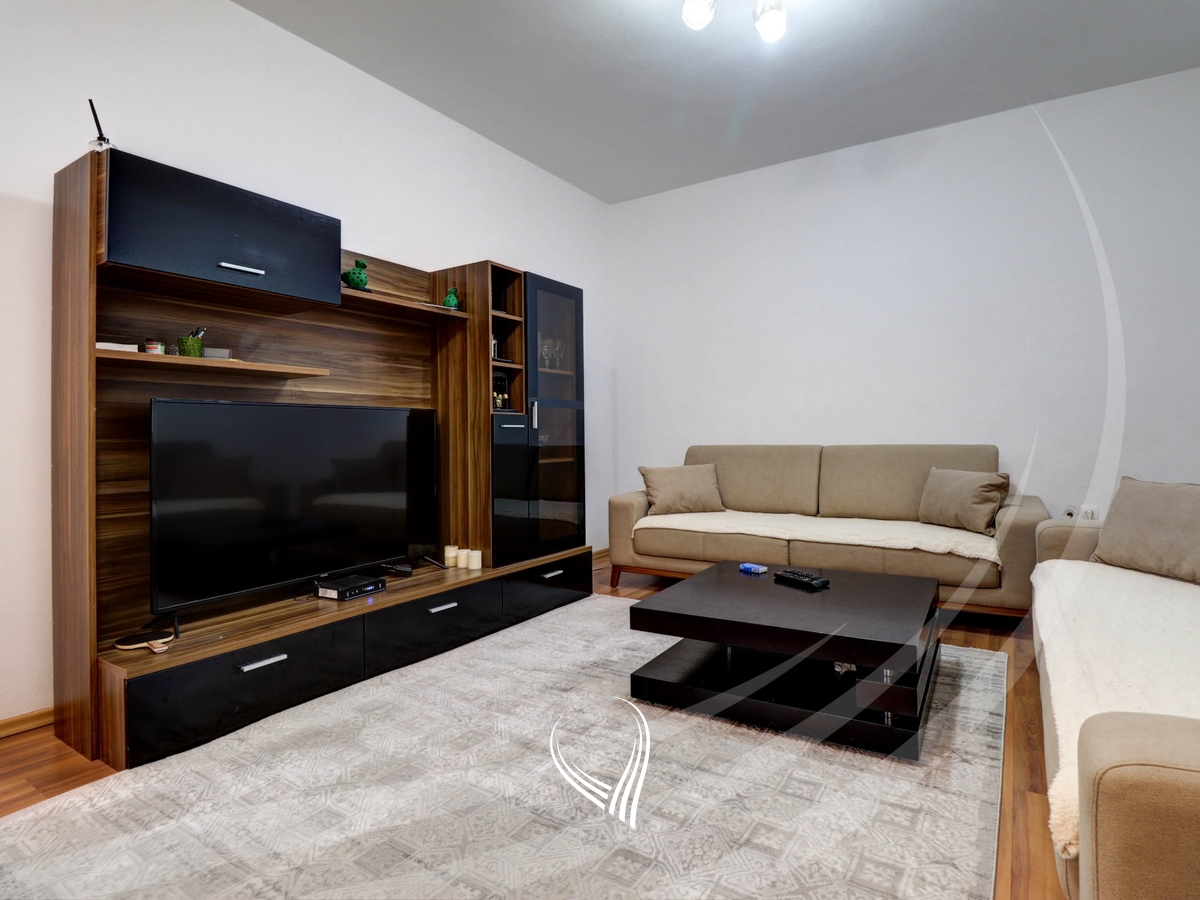 Shtëpi me 4 dhoma gjumi në shitje në lagjen Arbëria – Dragodan6