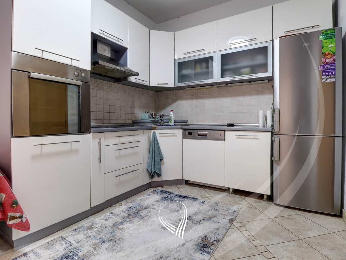 Shtëpi me 4 dhoma gjumi në shitje në lagjen Arbëria – Dragodan7