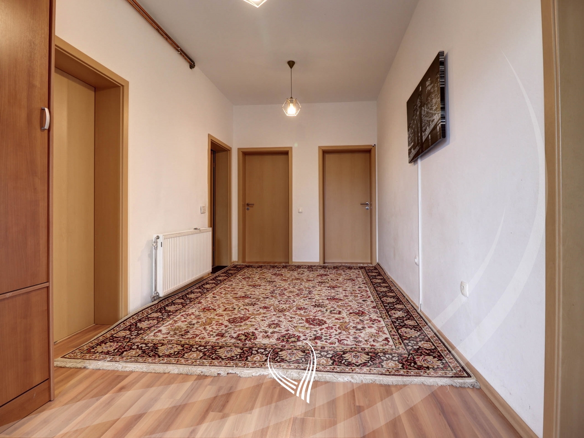 Shtëpi me 4 dhoma gjumi në shitje në lagjen Arbëria – Dragodan13