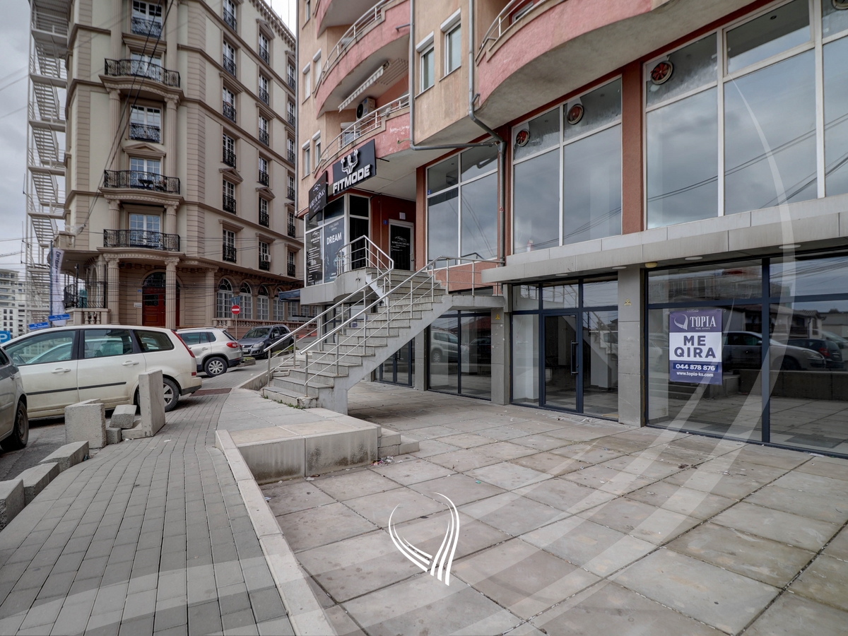 Lokal 400m2 me qira në lagjen Aktash8