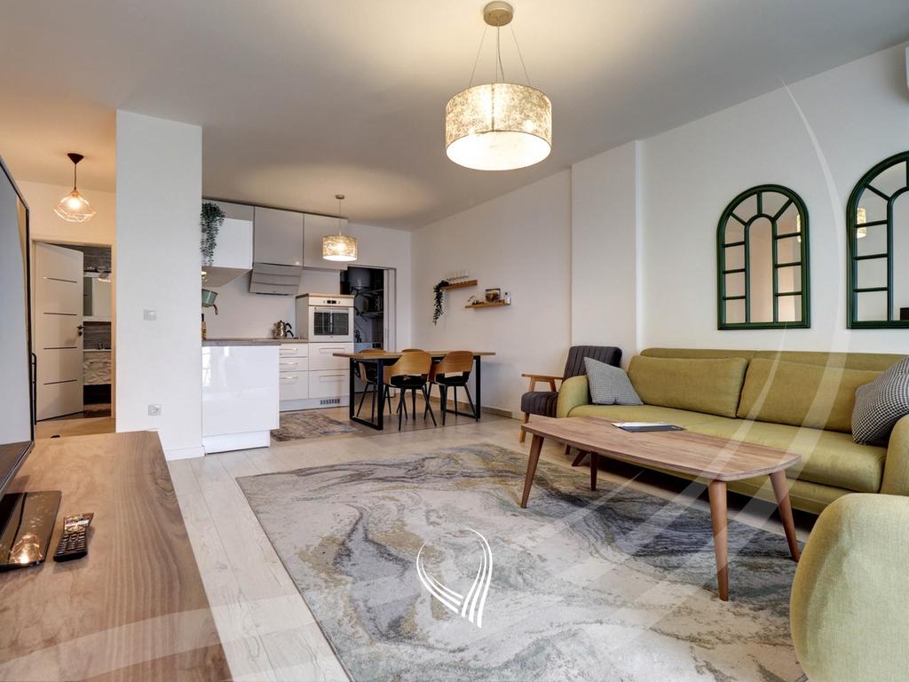 Banesë me 2 dhoma gjumi me qira në lagjen Mati 1 - Rruga C1