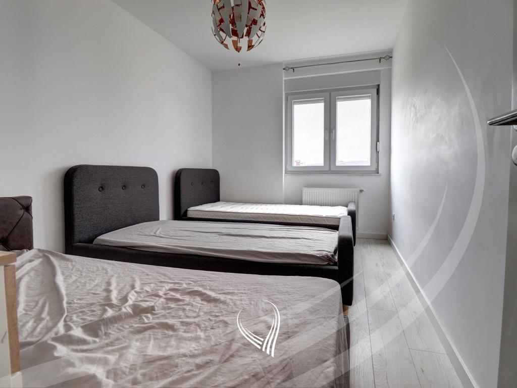 Banesë me 2 dhoma gjumi me qira në lagjen Mati 1 - Rruga C4