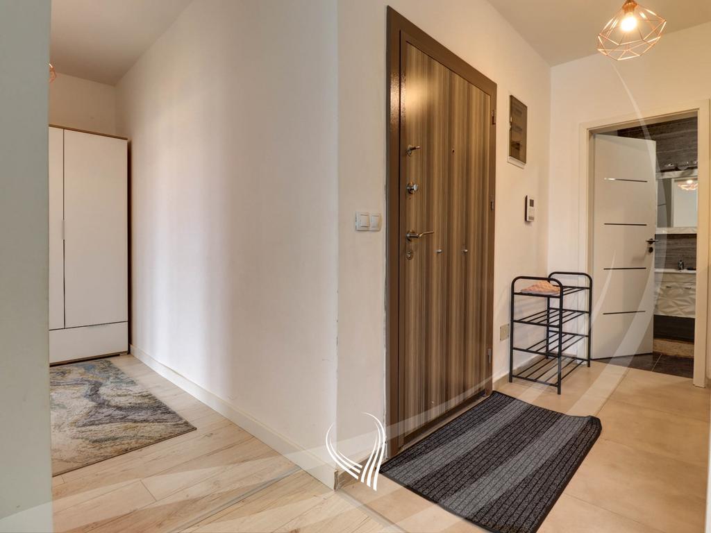 Banesë me 2 dhoma gjumi me qira në lagjen Mati 1 - Rruga C5