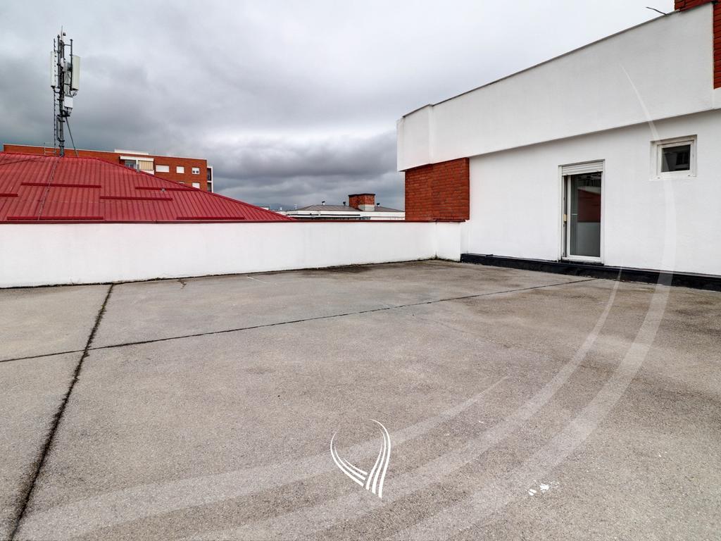 Banesë me 2 dhoma gjumi në shitje në lagjen Mati 1 – Euro Abi11