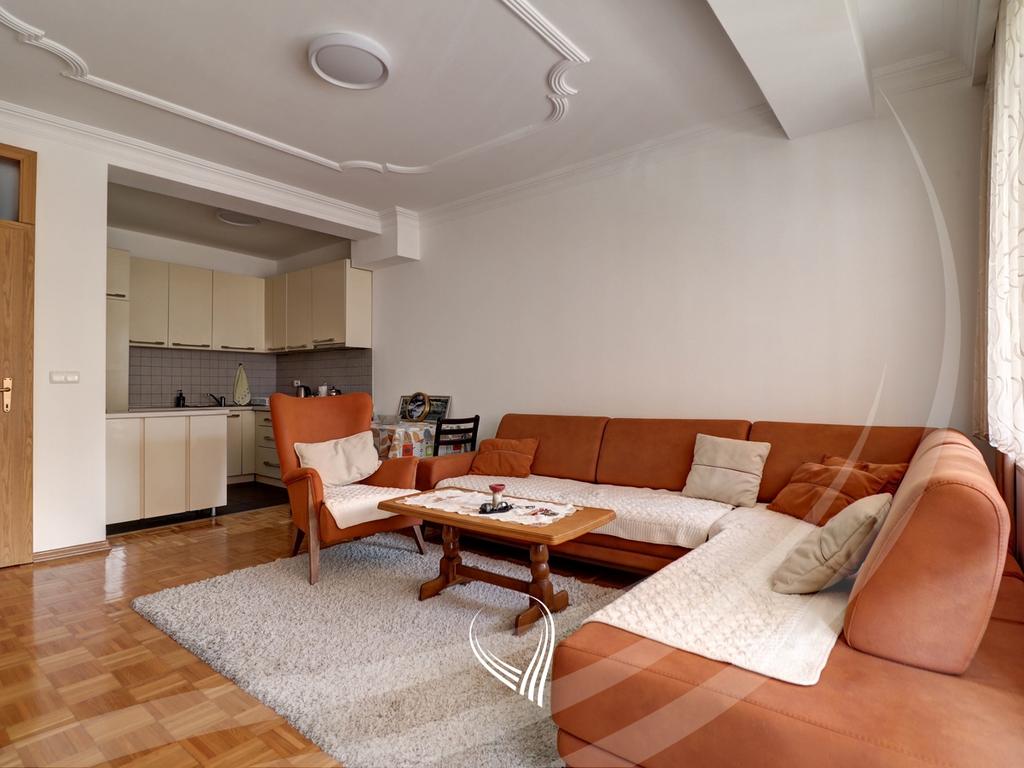 Banesë me 2 dhoma gjumi me qira në lagjen Arbëria – Dragodan1