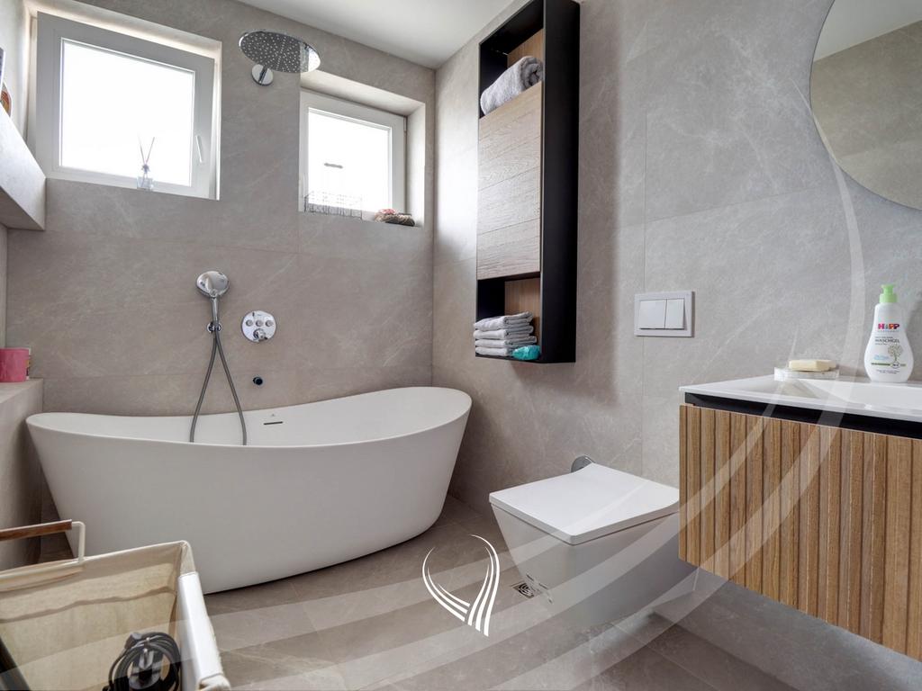 Banesë me 3 dhoma gjumi me qira në Qendër9