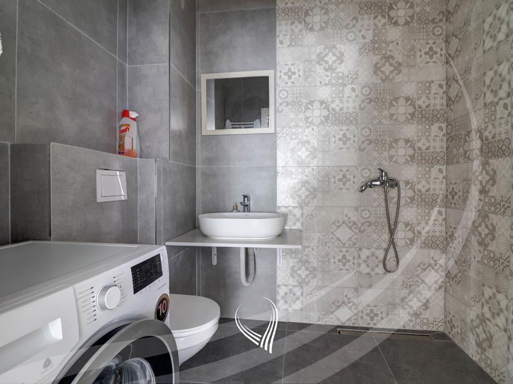 Banesë me 3 dhoma gjumi me qira në lagjen Arbëria – Dragodan13