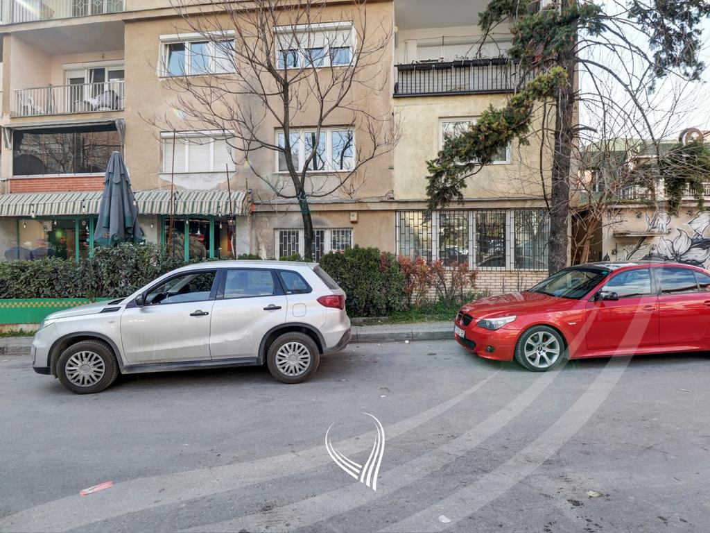 Lokal 65m2 qira në Qendër