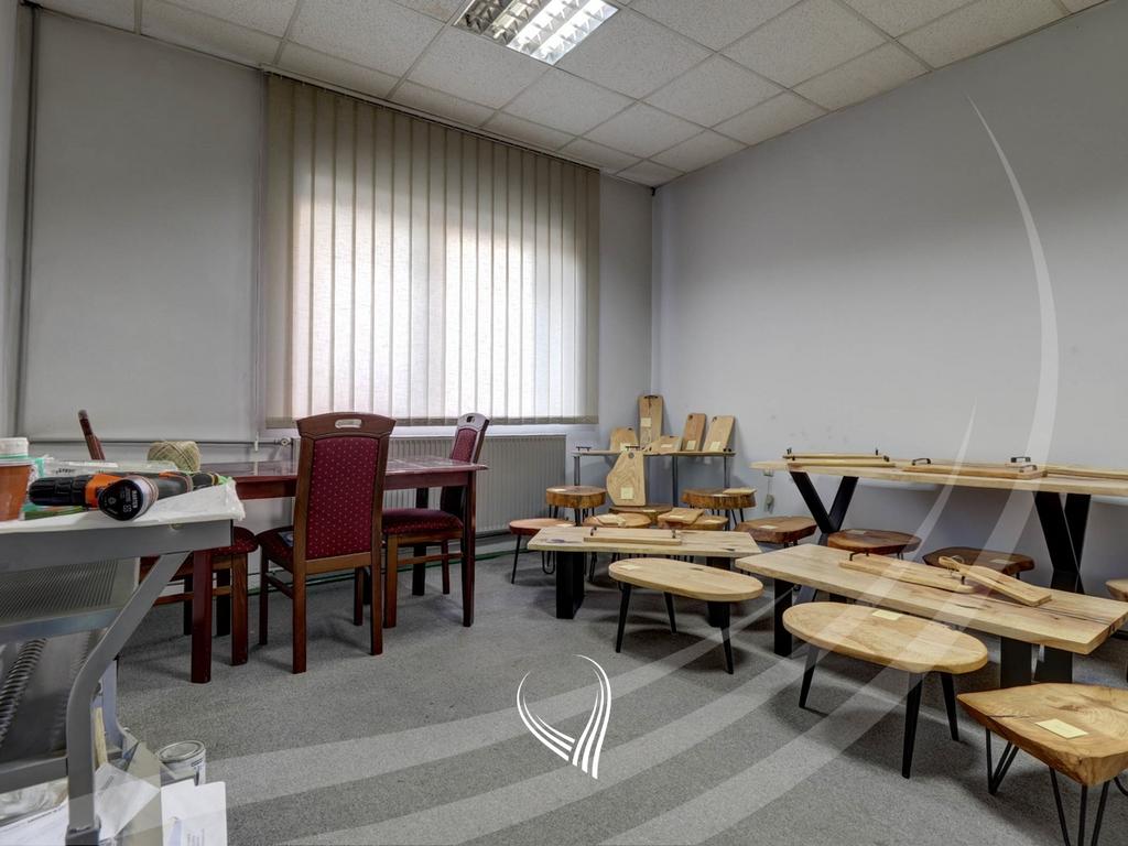 Zyre me 3 dhoma pune me qira në lagjen Pejton3