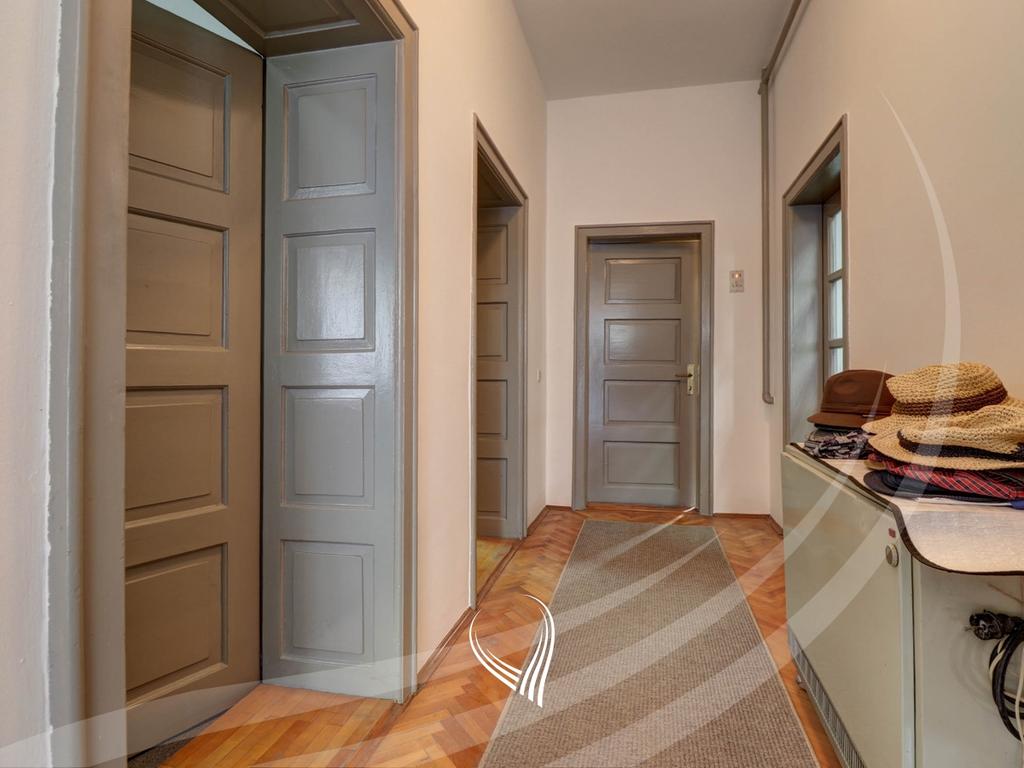 Zyre me 3 dhoma pune me qira në lagjen Pejton5