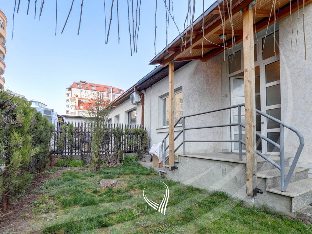 Zyre me 3 dhoma pune me qira në lagjen Pejton6