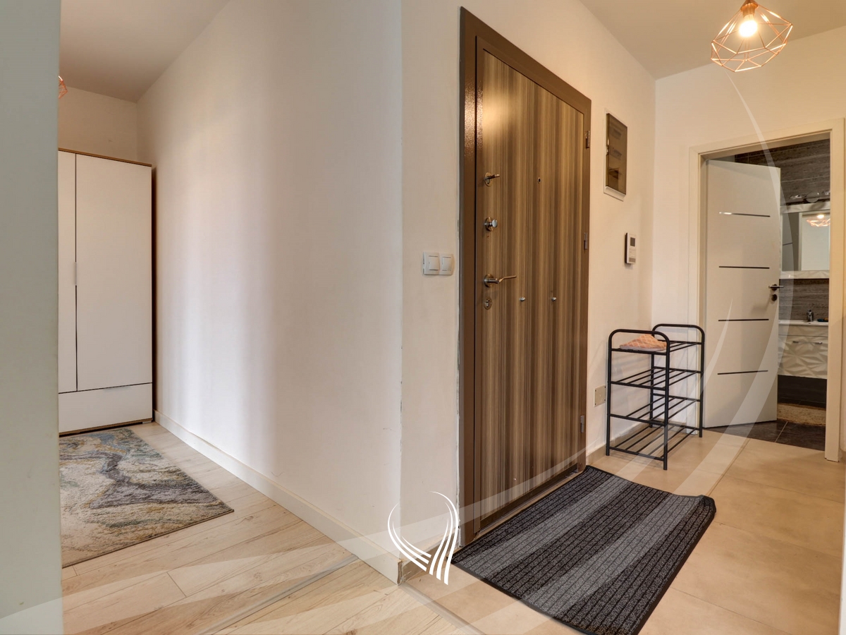 Banesë me 2 dhoma gjumi me qira në lagjen Mati 1 - Rruga C5