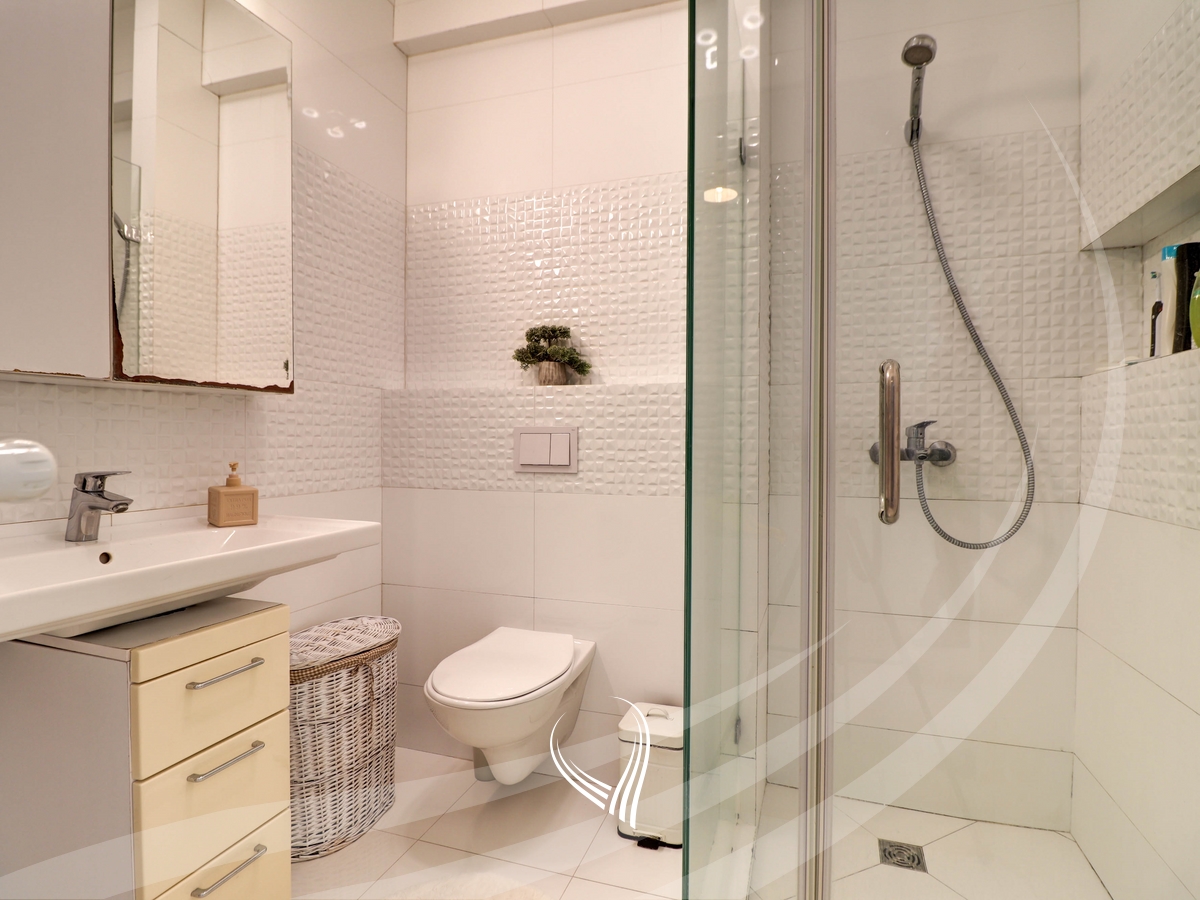 Banesë me 2 dhoma gjumi në shitje në lagjen Lakrishtë – Nartel Center13