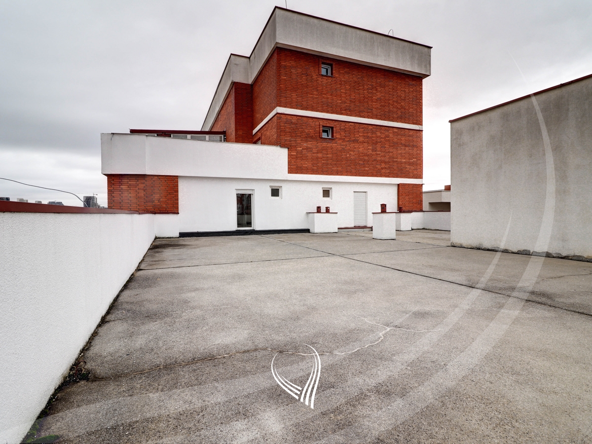 Banesë me 2 dhoma gjumi në shitje në lagjen Mati 1 – Euro Abi10